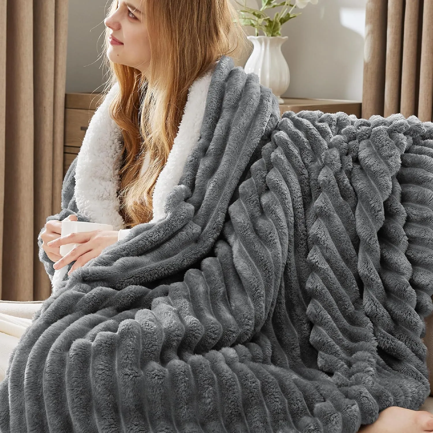Bedsure Sherpa Throw Blanket for Couch - Super Soft Cozy Fleece Thick Warm Blanket for Winter, Plush Dark Grey Throw Gift for Women, 50x60 Inches