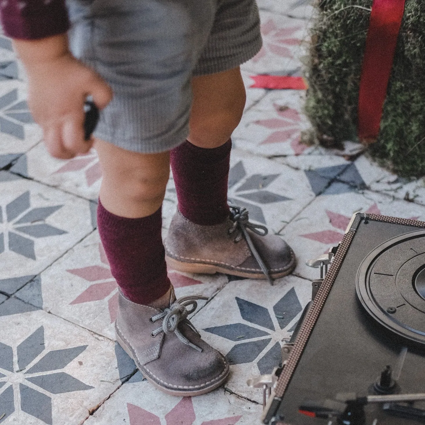 SHORTS W/ STRAPS / GREY CORDUROY